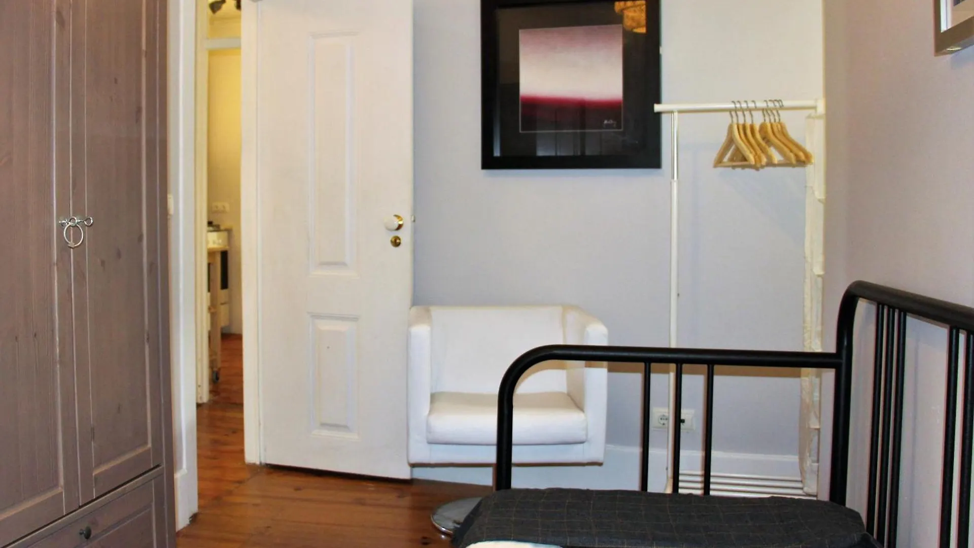 Sm1-Happy At Hip Pr.Real & Bair.Alto + Private Patio! Apartment Lisbon