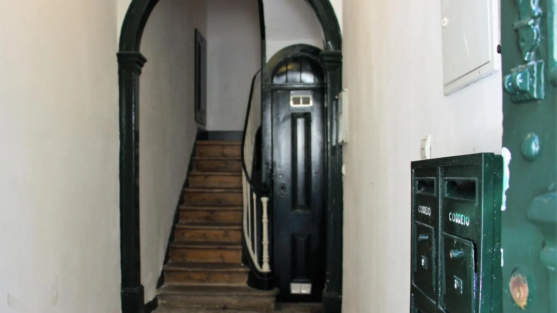 Sm1-Happy At Hip Pr.Real & Bair.Alto + Private Patio! Apartment Lisbon Portugal